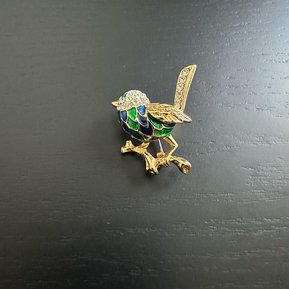 Women’s Christmas bird brooch